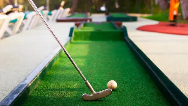 1638913910_18-sportishka-com-p-mini-golf-sport-krasivo-foto-23